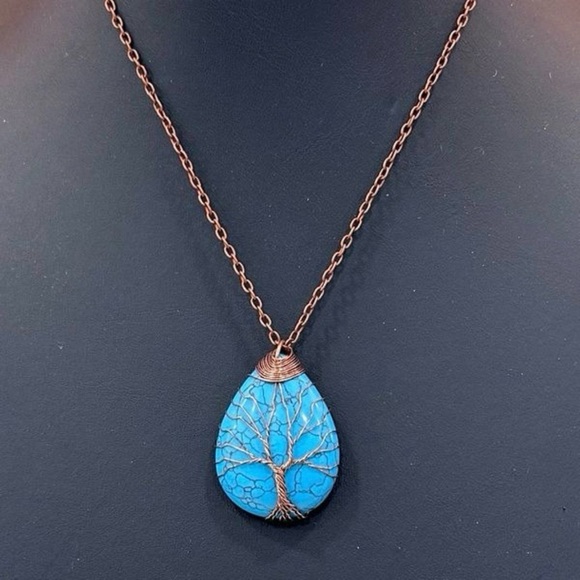 Handmade Tree of Life
Pendant Necklace Unisex
18" Turquoise Copper Wire-Wrapped - Picture 4 of 8
